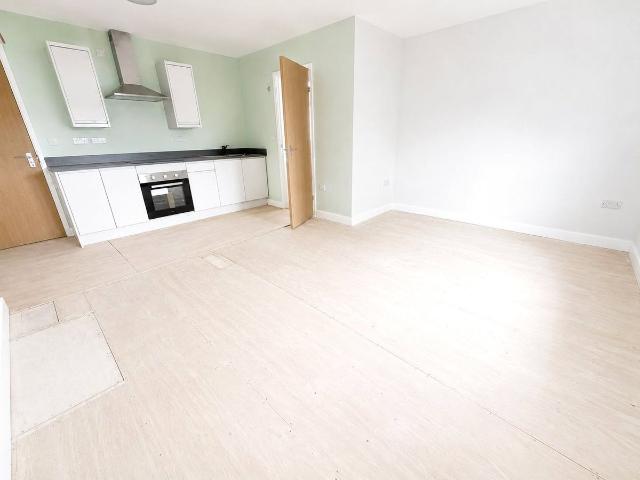 Merridale Lane, Wolverhampton WV3, Studio to rent, £750 pcm | PrimeLocation