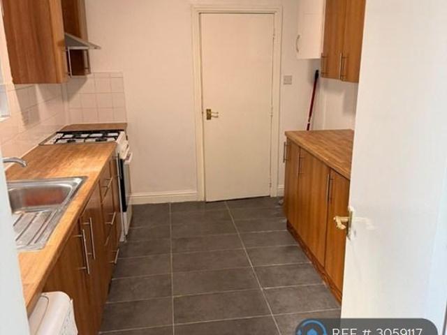 Merridale St West, Wolverhampton, WV3 4 bed semi detached house to rent £1,100 pcm £254 pw