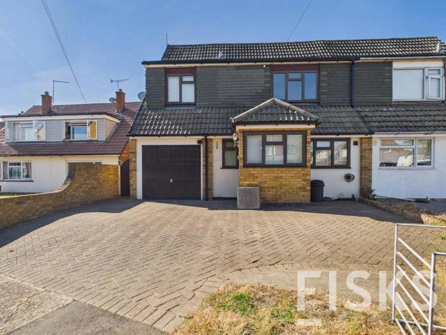 Merrivale, Benfleet, SS7 4 bed semi detached house to rent £2,200 pcm £508 pw