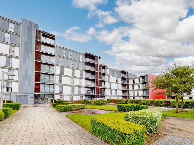 Merrivale Mews, Milton Keynes MK9, 3 bed flat to rent, £1,850 pcm | PrimeLocation