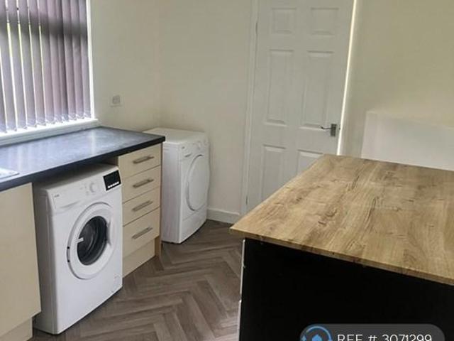 Merrivale Road, Bradford, BD15 3 bed terraced house to rent £1,000 pcm £231 pw