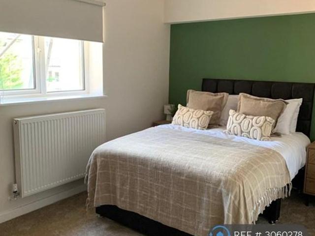 Mersea Road, Colchester, CO2 1 bed in a house share to rent £825 pcm £190 pw