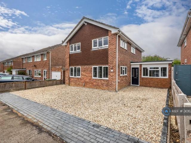 Mersey Way, Thatcham, RG18 1 bed in a house share to rent £820 pcm £189 pw