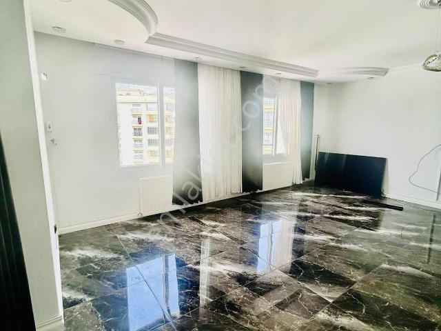 Mersin Mezitli Yenimahlle De Kiralık 3+1 270 M2 Eşyalı