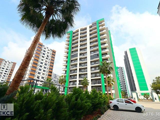 Mersin Mezitlide Sahile Yakın Havuz Manzaralı Daire TEKCE