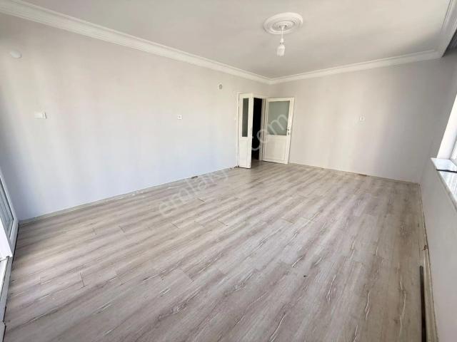 Mersin Yenişehir Hürriyet 3+1 Geniş Balkonlu Kiralık Daire
