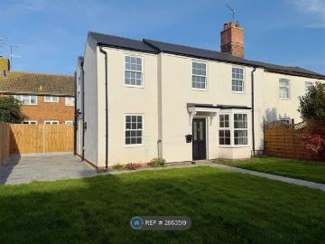 House for rent in Burhill - Garden, Fireplace