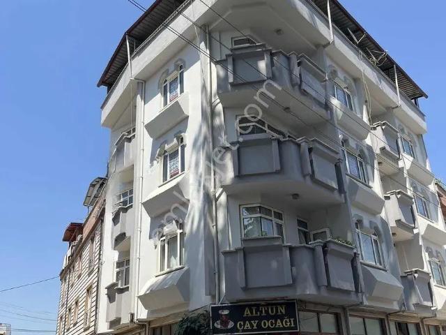 Mesudiye Mahallesinde Cadde Üzeri Satılık 2+1 Daireler