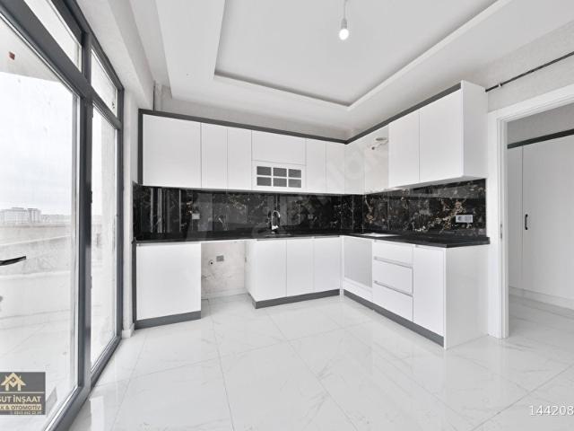 MESUT EMLAK`TAN YAZIR MH BEYHEKİM CAD YAKIN 3+1 LÜX ARAKAT DAİRE