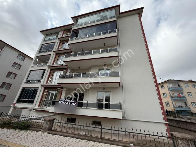 Mes Emlak'tan Güzel Sanatlar Lisesi Karşısı 3+1 Kiralık Daire