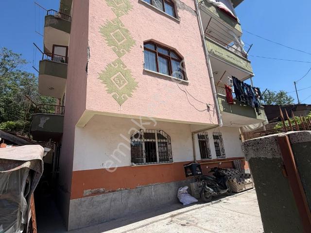 Mes Emlak'tan Karataş Mahallesinde Doğalgazlı 1+1 Kiralık Daire
