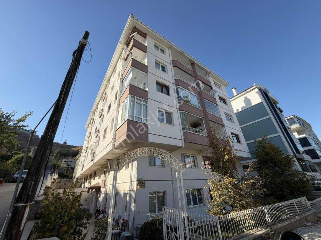 Mes Emlak'tan Yeni Mahallede Cadde Üzeri 3+1 Kiralık Daire
