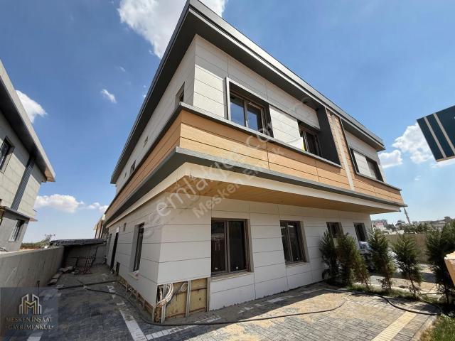 Mesken Emlakdan 15 Temmuz Mah Kiralık 5+1 Dublex Villa