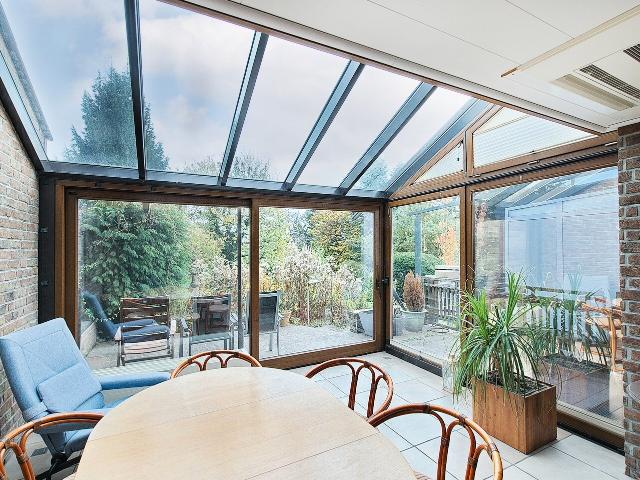 Mettmann Obschwarzbach: Einfamilienreihenhaus mit Wintergarten, Kamin, Garten und Garage!