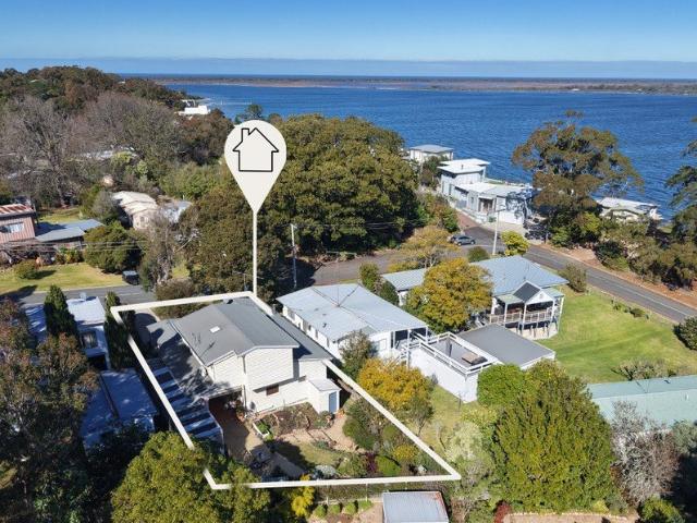 Metung Magic Water Views, Village Living & Garden Serenity