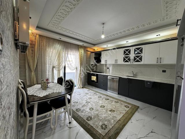 Metyapı Gayrimenkulden Yeşilevlerde Lüks 2+1 Arakat Kattan Bölme