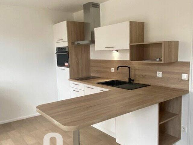 METZ CENTRE PORT ST MARCEL STUDIO SUPERBE CUISINE EQUIPEE