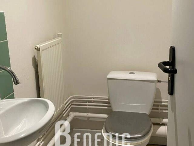 METZ QUARTIER GARE F2 ENTIEREMENT RENOVE CUISINE EQUIPEE
