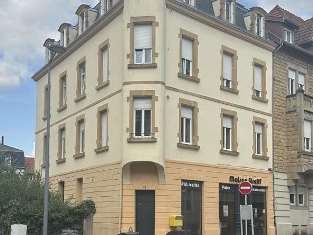 METZ QUEULEU: appartement entièrement rénové avec terrasse