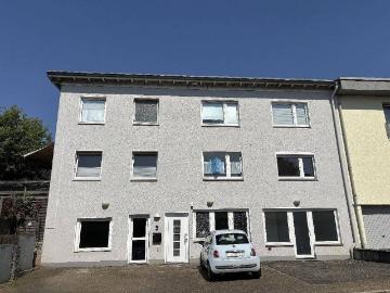 Metzkausen: 4 Familien Haus mit freier Eigentümerwohnung, 5 Stellplätzen und Garten !