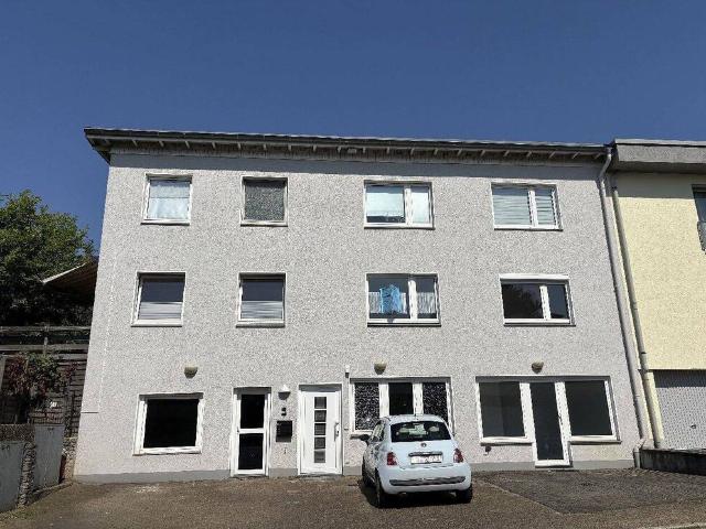 Metzkausen: 4 Familien Haus mit freier Eigentümerwohnung, 5 Stellplätzen und Garten !