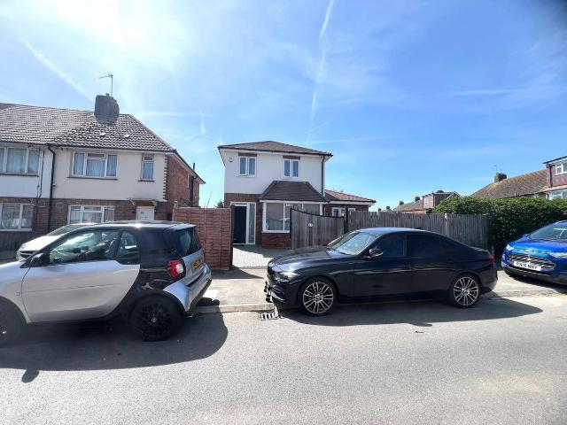 Feltham Road, Ashford TW15, 6 bed shared accommodation to rent, £4,999 pcm | PrimeLocation