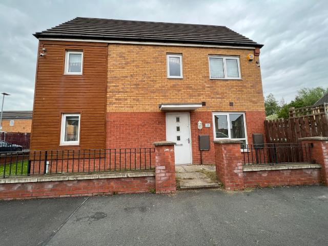 Metcombe Way, Manchester M11, 2 bed flat to rent, £1,350 pcm | PrimeLocation