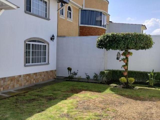 ¡OFERTA! AMPLIA CASA EN METEPEC en privada zona residencial