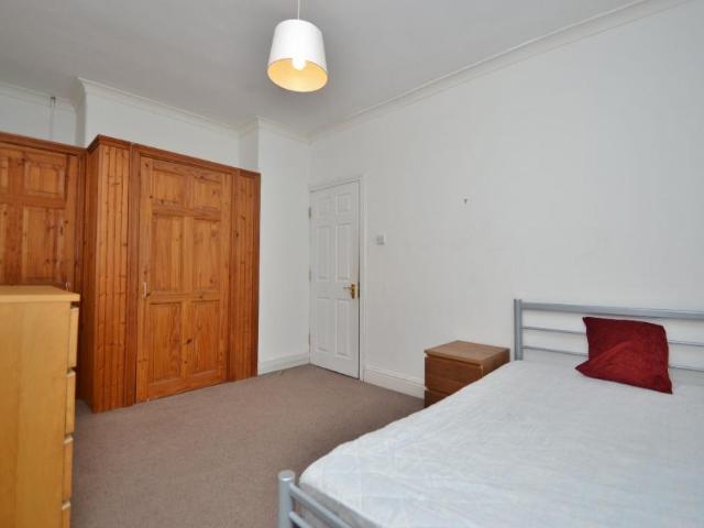 Methley Mount, Leeds LS7 1 bed in a house share to rent £450 pcm £104 pw