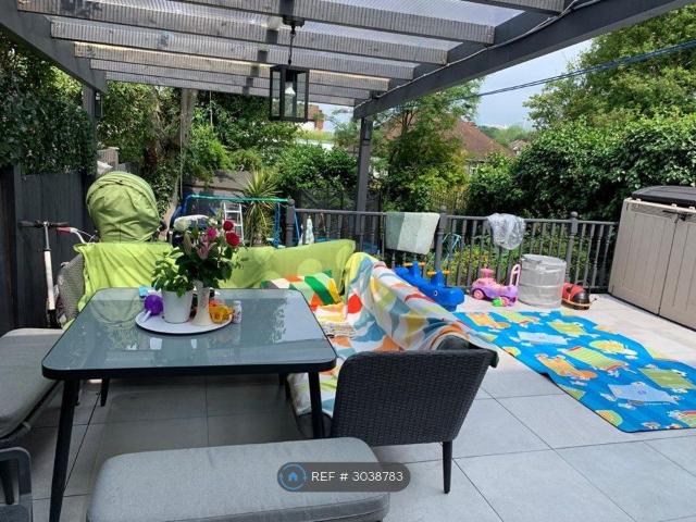 Methuen Park, London N10, 3 bed flat to rent, £3,000 pcm | PrimeLocation