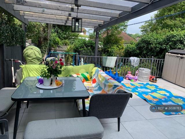 Methuen Park, London, N10 3 bed flat to rent £3,000 pcm £692 pw