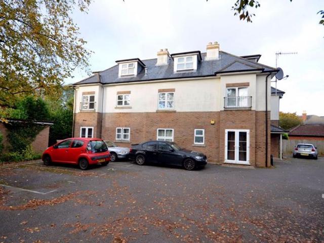 Methuen Road, Bournemouth BH8 3 bed flat to rent £1,575 pcm £363 pw