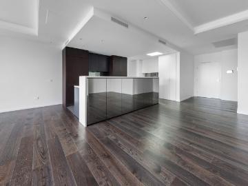 Meticulous Penthouse in the Heart of Kingston