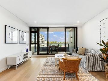 Meticulous South East Dual Aspect Two Bedroom Apartment with Future McPherson Park View