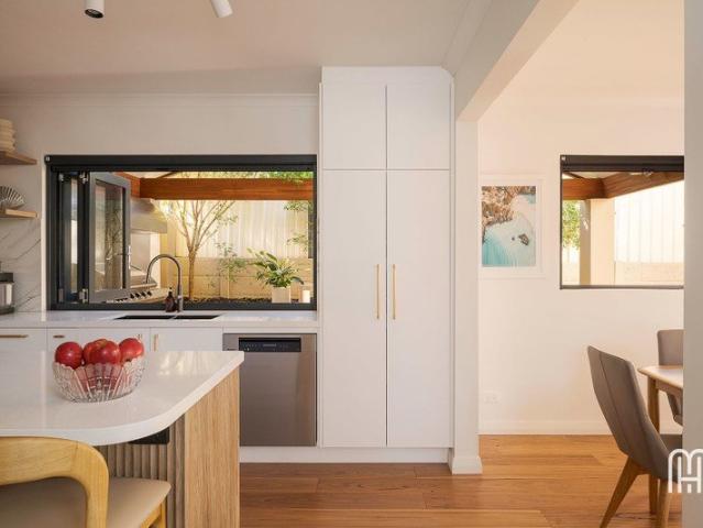 Meticulously Presented Coastal Living