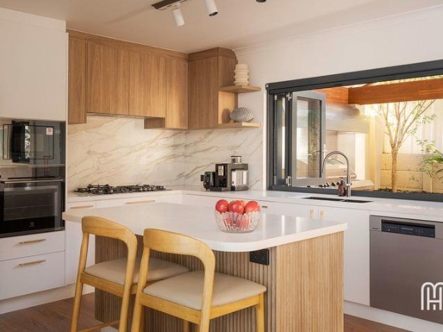 Meticulously Presented Coastal Living