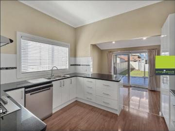Meticulously Presented Cottage on Citizen Street