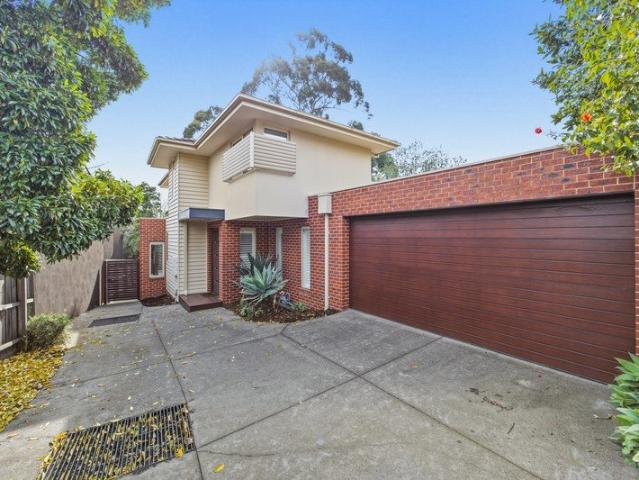 Meticulously Presented Double Storey Residence in Highly Sought After Neighborhood