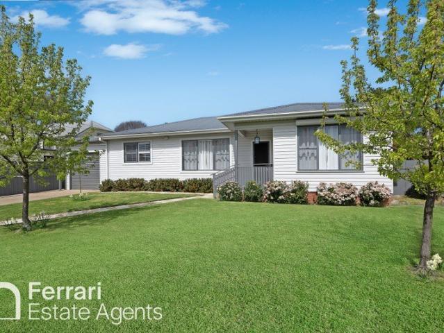 Meticulously renovated & Exceptional Alfresco Space
