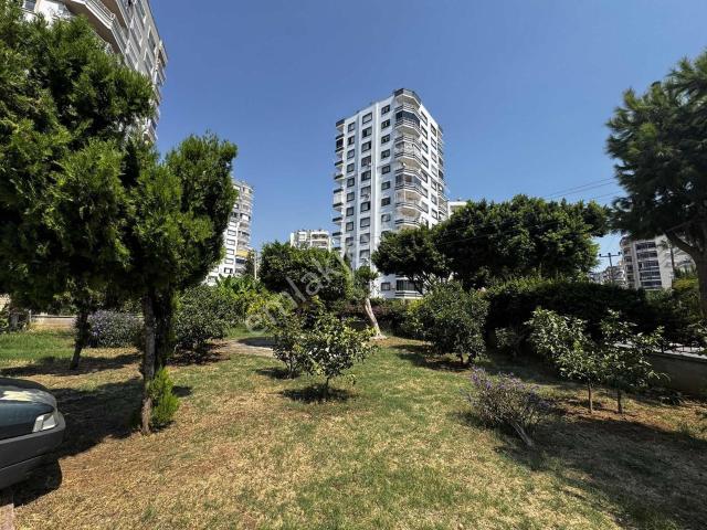 Metin Gayrimenkul'den Menderes'te Site İçersinde 3+1 Kiralık