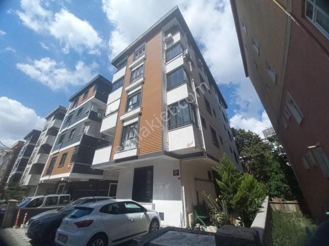 Metro Ve Marmaray' A Yürüme Mesafesinde Kiralık 1+1 Daire