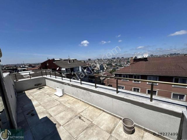 Metro Ve Metrobüse Yakın Ferah Teraslı 2+1 Eşyalı Daire