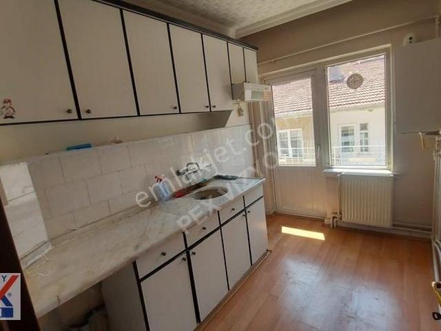 Metro Yanı Cadde Üzeri 3+1 Kiralık Daire