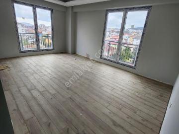Metro Yanı Lüks Site İçi 2+1
