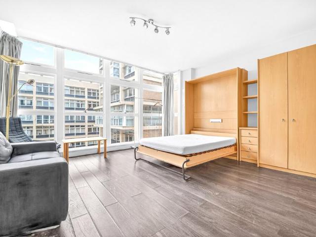 Metro Central Heights, 119 Newington. Studio to rent £2,000 pcm £462 pw
