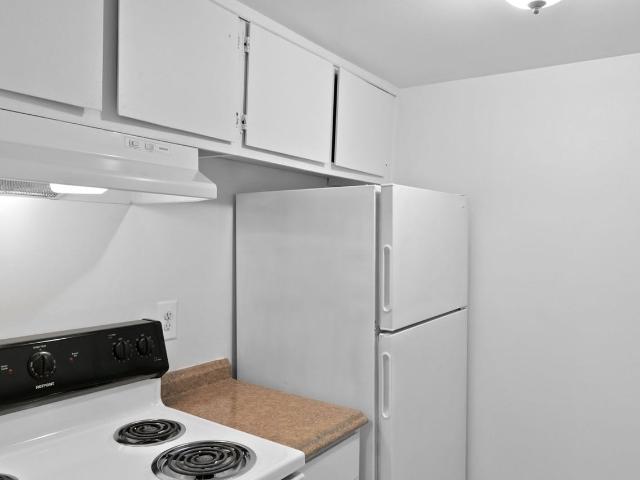 Metro East Apartments 1 Bedroom Apartment for Rent at 14374 E 9 Mile Rd, Warren, MI 48089 Southeast Warren