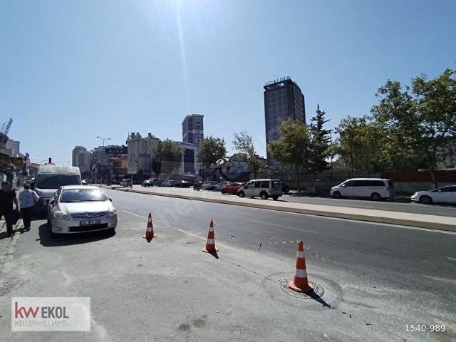 Metro Çıkışında, Prestijli Caddede Ayrıcalıklı 1+1 Kiralık Daire