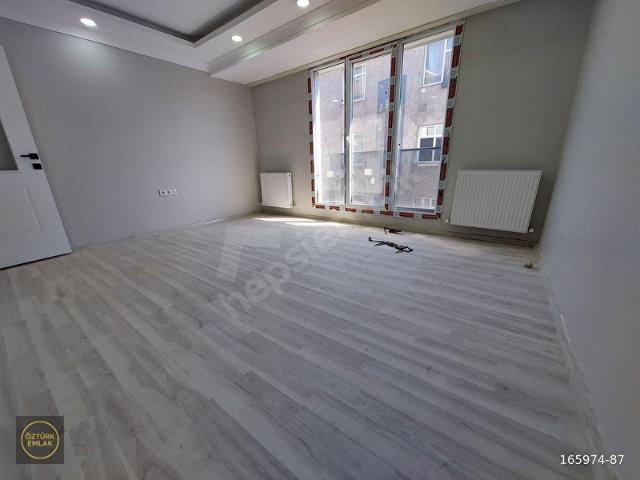METRO,METROBÜSE 7 DK, GÜNEY CEPHE SIFIR KİRALIK DAİRE