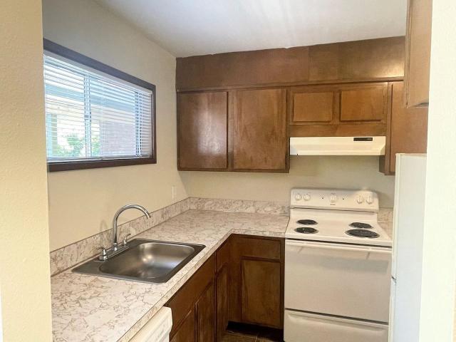 Metro Park Terrace 1 Bedroom Apartment for Rent at 530 13th St Ne, Salem, OR 97301 Northeast Neighbors