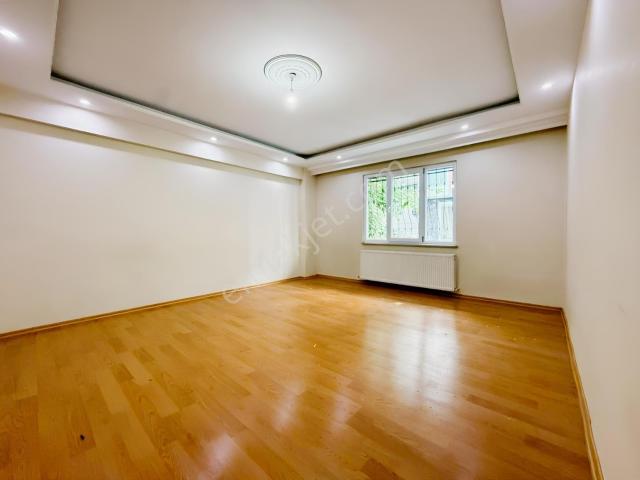 Metrobüse 10 Dk Mesafede Balkonlu Geniş M2 2+1 Kiralık Daire !